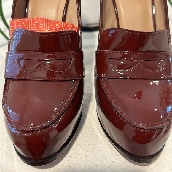 Gorgeous Pour La Victoire Patent Leather Burgundy Platform Heels❣️ - Picture 6 of 16